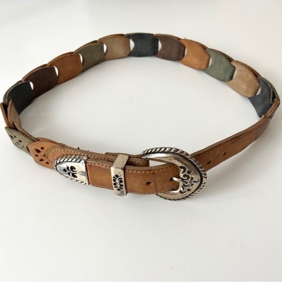 Brighton Vintage 90s Leather Cutout Belt Small 70800 - Picture 2 of 10